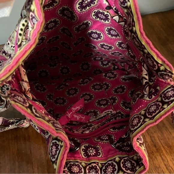 Vera Bradley medium crossbody, drawstring purse. - Picture 6 of 10